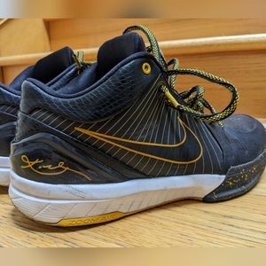 Nike Kobe IV Splatter, Size 8 US Mens, Black.